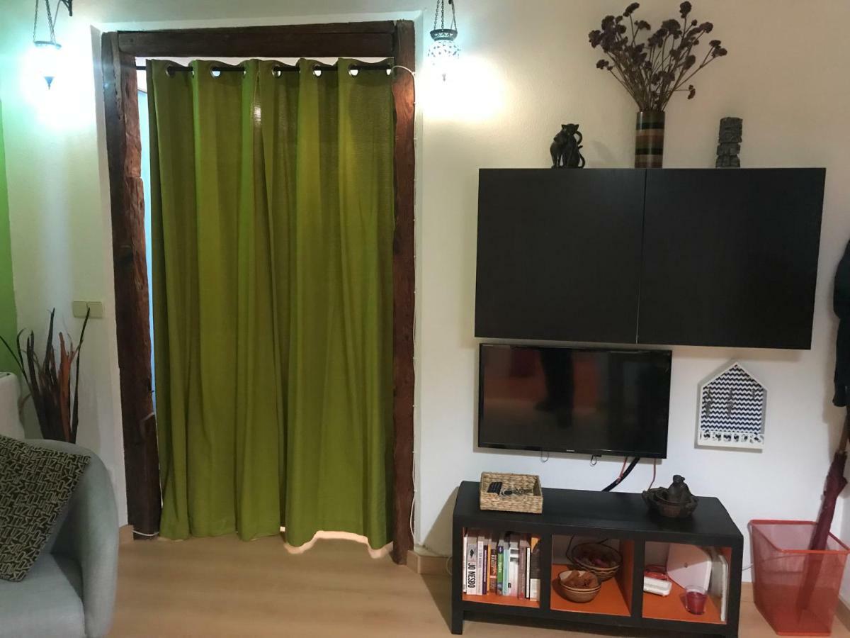 Apartamento En Corrala Madrid Bagian luar foto