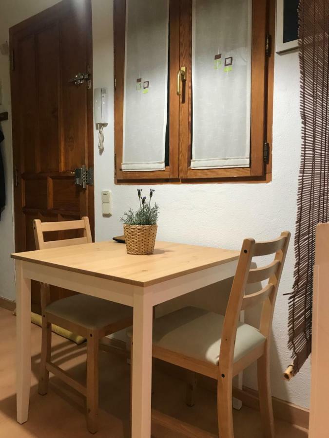Apartamento En Corrala Madrid Bagian luar foto