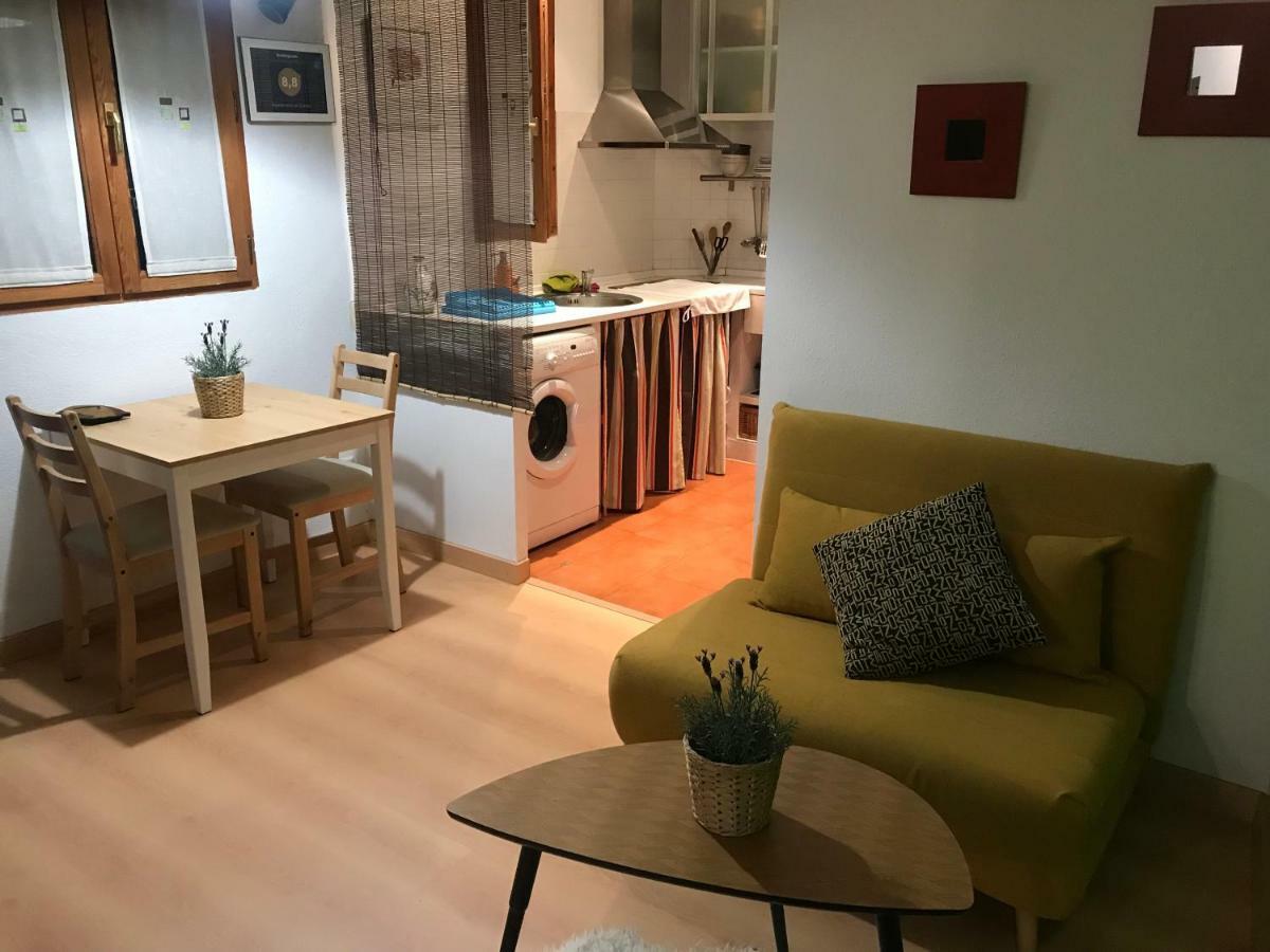 Apartamento En Corrala Madrid Bagian luar foto