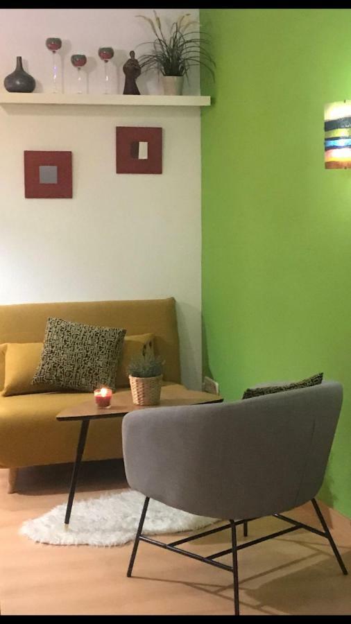 Apartamento En Corrala Madrid Bagian luar foto