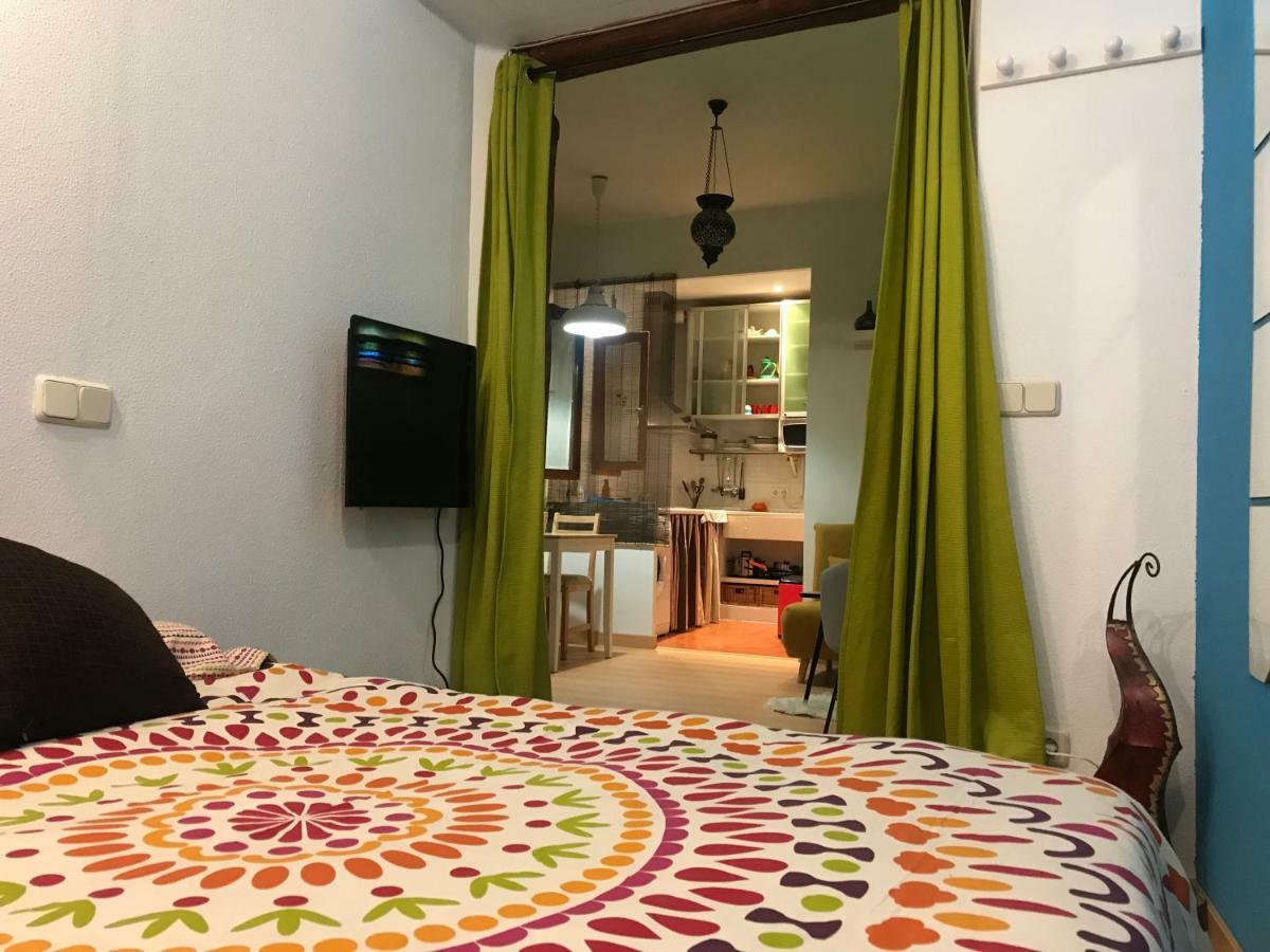 Apartamento En Corrala Madrid Bagian luar foto