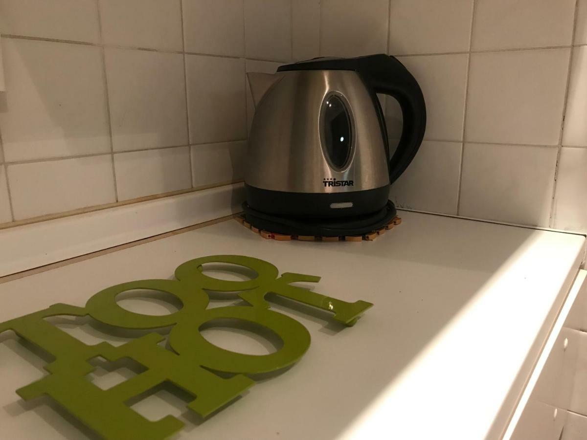 Apartamento En Corrala Madrid Bagian luar foto