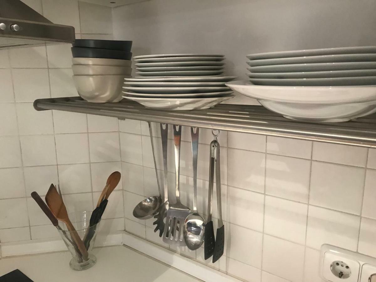 Apartamento En Corrala Madrid Bagian luar foto